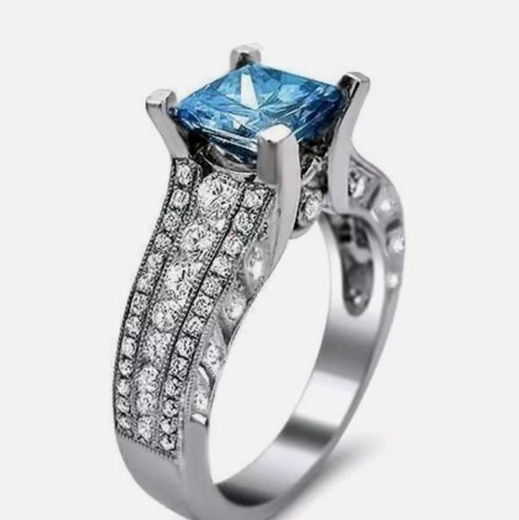 Beautiful new WHite Diamond & Aquamarine Wedding Ring - Picture 2 of 3